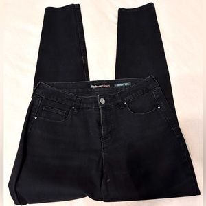 Style & Co Denim Black skinny leg jeans size 6